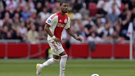 Transfer naar Chelsea rond: Ajax ontvangt 43 miljoen euro voor Jorrel Hato