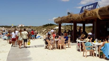 Probleme mit Kaution: Wie Debitkarten im Urlaub zur Kostenfalle werden