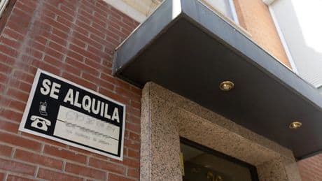 UGT denuncia que habría que duplicar sueldos en sectores como hostelería y comercio para poder pagar una vivienda