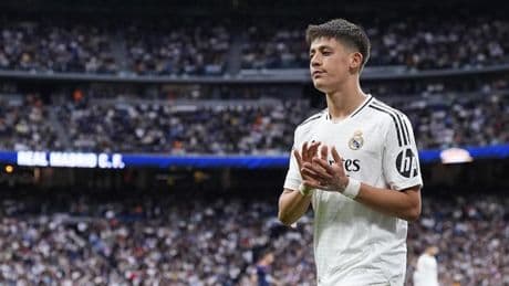 Güler hace comerse sus palabras a Ancelotti: un vestuario rendido y un premio en el once para El Clásico
