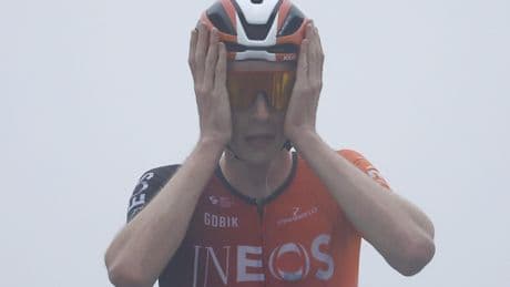 Van demonen bevrijde Thymen Arensman bezorgt oud-Tourwinnaar mooi afscheidscadeau: ’Dan is hij wel relaxter’