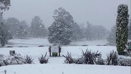 'Unusual' snow, rain and thunderstorms sweep across eastern Australia