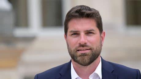 Police municipale, uniforme à l'école: le député Vincent Jeanbrun présente ses mesures pour "réparer les quartiers"