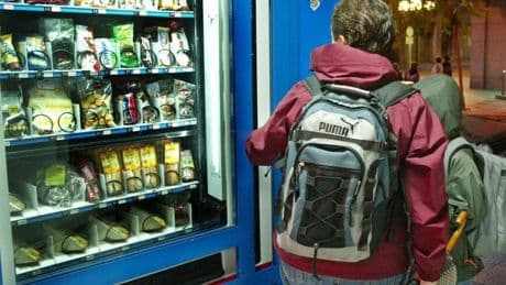 Un experto explica cuánto se puede ganar con una máquina vending al mes