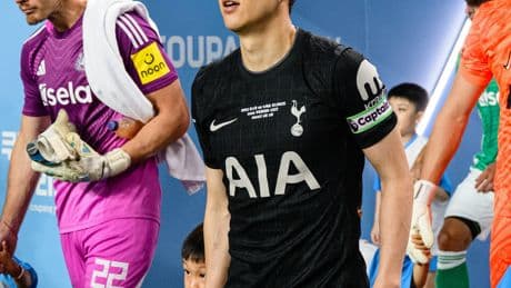 Should Soccer Star Son Heung-min Have Held an Umbrella for a Female Reporter?