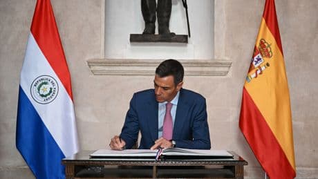 Sánchez intenta salir del bloqueo legislativo