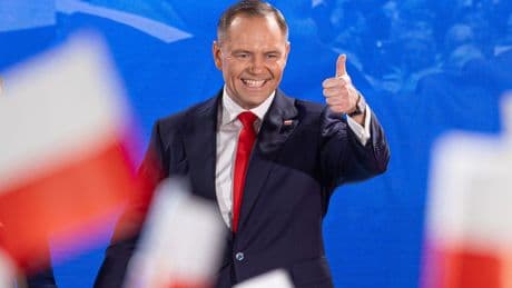 Présidentielle en Pologne : l’extrême droite s’impose dans un second tour des plus serré
