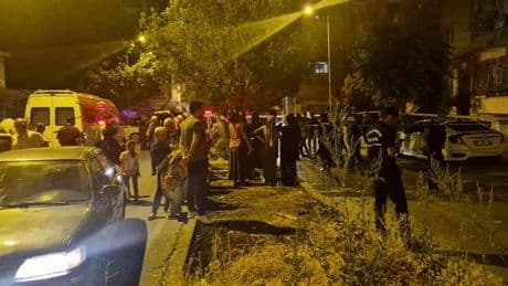 Diyarbakır'da ekipleri teyakkuza geçiren ihbar: 5 katlı bina boşaltıldı