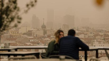 Madrid pide precaución por la llegada de aire africano con polvo en suspensión