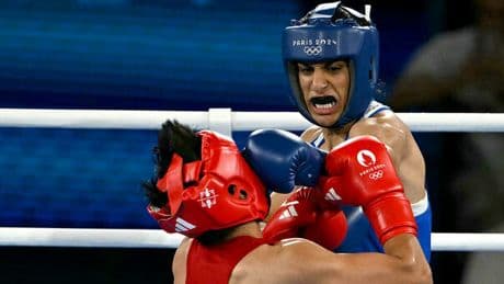 Imane Khelif lascia la boxe dopo le polemiche. Il manager: «Ha smesso, ora viaggia per gli sponsor»