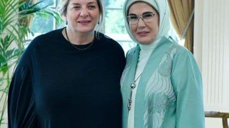 Emine Erdoğan, Gürcistan Devlet Başkanı'nın eşi Tamar Bagrationi ile bir araya geldi