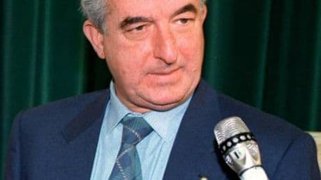 Perquisizioni in casa dell'ex procuratore Tinebra. I pm: "Ricevette l'agenda rossa di Borsellino"