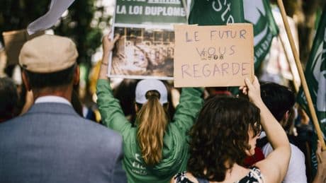 1,6 millions de signatures contre la loi Duplomb : la gauche exige un nouveau vote
