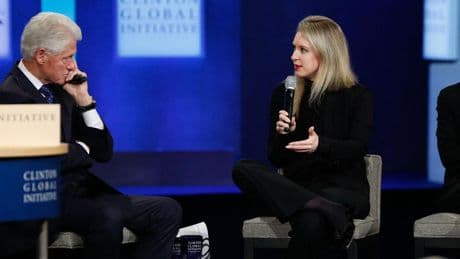 Elizabeth Holmes, la Steve Jobs au féminin qui a fini derrière les barreaux