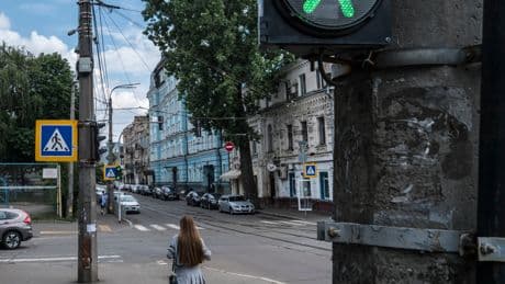 Even as Air-Raid Sirens Blare, Ukrainians Wait for the Light to Change