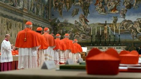 Conclave, Vaticano in rosso: «Deficit da 70 milioni». Cardinali in allarme, la Santa Sede ora deve tagliare i costi