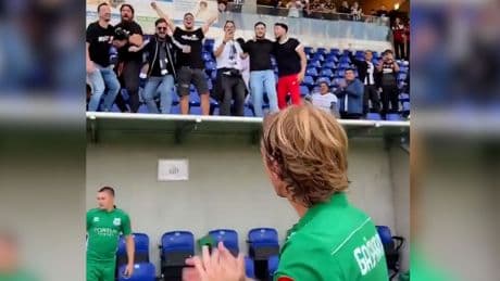 Verblüffende Ähnlichkeit - Türkei-Fans feiern Modric-Doppelgänger