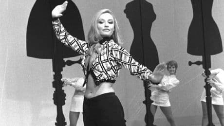 "Piacere, Boninsegna". E Raffaella Carrà ci casca