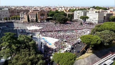 Roma, 300 mila in piazza per Gaza: “Noi, l’Italia che non tace”