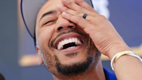 Mookie Betts' toddler son steals first-pitch ball, hearts at dad's bobblehead night