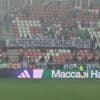 Israëlische voetbalfans veroorzaken ophef in Polen met 'moordenaars-spandoek'