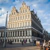 ‘Wij verdienen goed, ik verdraag dat geklaag van collega’s niet’: drie artsen over waarom ze niet staken