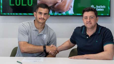 El Betis renueva a Rodrigo Marina, su máximo goleador juvenil