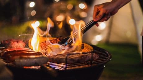 Ohne Holzkohle: Nachhaltige Alternativen beim Grillen