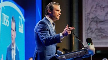 Hegseth warnt vor chinesischem Militäreinsatz und drängt zu höheren Verteidigungsausgaben