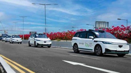 Tesla confía en el robotaxi como su próximo negocio milmillonario. China ya está en conversaciones para adelantarse en Europa