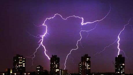 London thunderstorm rocks city with 'super loud' thunder and lightning despite blue skies