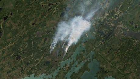 Canada: d'importants feux de forêts touchent toujours le centre et l'ouest du pays