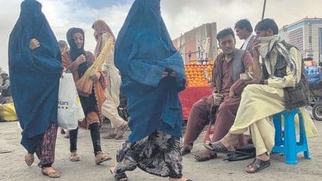 Indignación en Afganistán por la inmolación de una joven obligada a casarse con un talibán