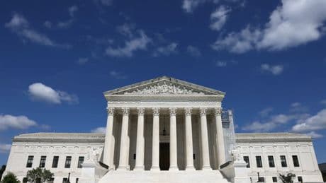 El Supremo de EEUU facilita los trámites para que las personas blancas denucien por discriminación laboral