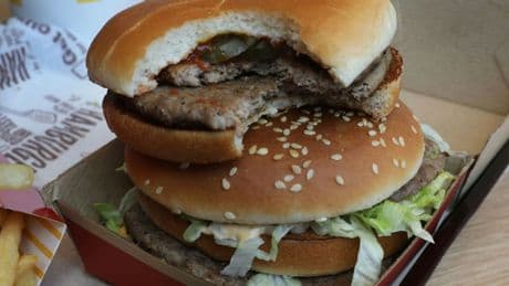 Streit um Salat auf Burger eskaliert: Auch Polizei in Hanau kann nicht schlichten