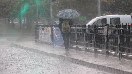 Meteorolojiden dikkat çeken uyarı! Çok kuvvetli geliyor
