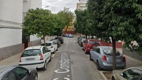 Detenido un hombre tras apuñalar mortalmente a otro la madrugada de este sábado en Sevilla