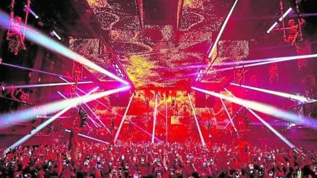 Una noche con David Guetta en la discoteca que revoluciona Ibiza