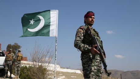 Pakistan'dan Hindistan'a sert uyarı: Tüm gücümüzle karşılık veririz