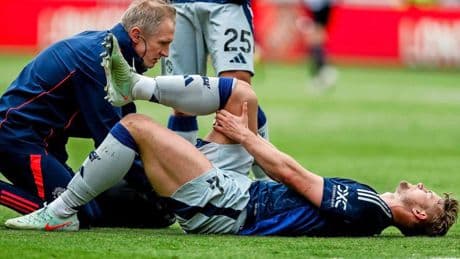 Flinke tegenslag voor Matthijs de Ligt: Manchester United-verdediger moet opnieuw met blessure van het veld