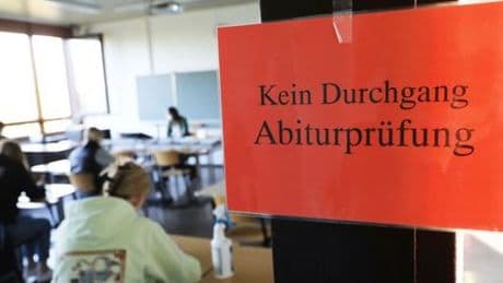 Abitur in Nordrhein-Westfalen: Kritik an Prüfung - Englisch-Aufgaben zu schwer und mit N-Wort