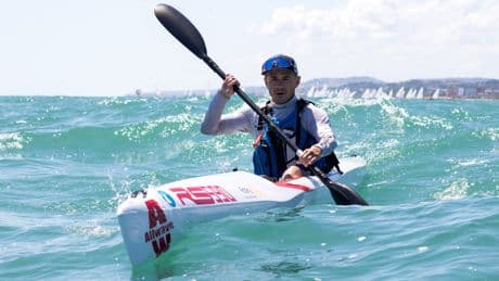 Fibrosi cistica, l’impresa da record di Alessandro Gattafoni: 180 km in kayak per sensibilizzare e dare voce agli “orfani di cura”