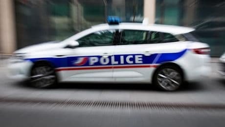 Sacre du PSG: un policier plongé dans un coma artificiel dans la Manche après avoir reçu un pétard