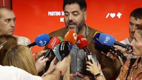 La crisis salta al PSN con la dimisión del número dos de la presidenta navarra