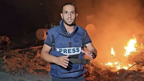 Cinque giornalisti di Al Jazeera uccisi in un raid israeliano a Gaza. Idf: “Erano affiliati a Hamas”