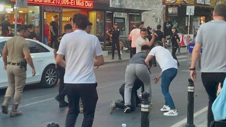 Boğaziçi’nde kadın cinayeti protestosuna polis müdahalesi: Öğrenciler gözaltına alındı