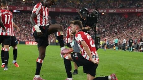 El estreno soñado de Robert Navarro: marca a los 14 minutos y limpia la bota a Nico