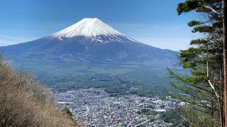 Japon: un étudiant secouru deux fois en une semaine sur le mont Fuji, où il était retourné chercher son téléphone