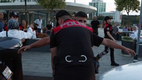 İstanbul'da polis alarma geçti: Didik didik arandılar