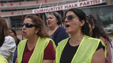 Mağdur işçiler CHP Genel Merkezi'nin kapısına dayandı: Özgür Özel gelene kadar buradayız
